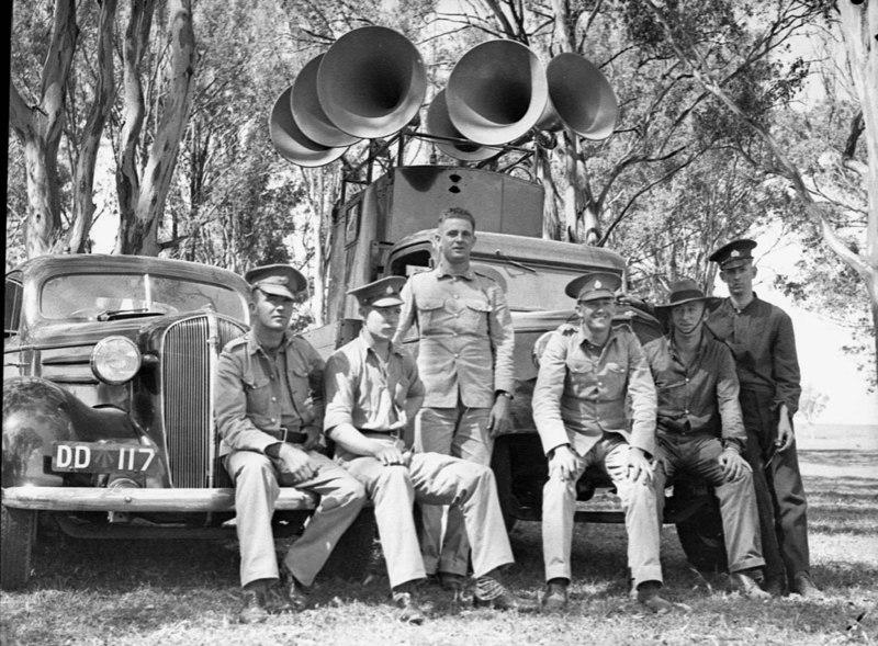 (AUS-mil_00-,)_DD^117_Defence_Dept_US_car